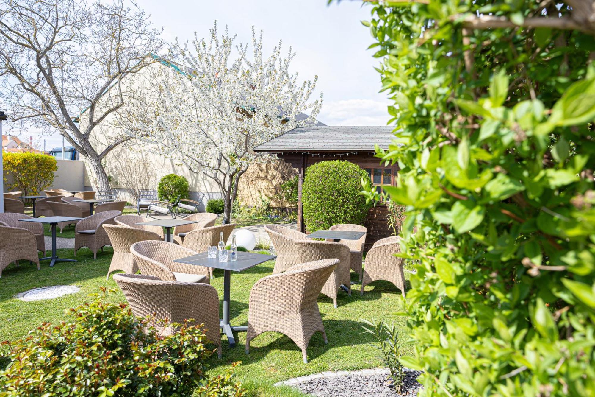 Das Reinisch Hotel - Near Vienna Airport Schwechat Exterior photo